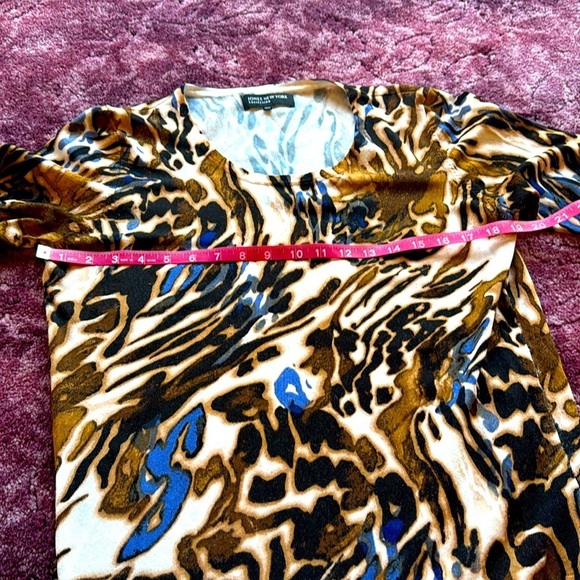 Jones New York Brown Blue and Black Animal Print Graphic Blouse size L - Picture 5 of 8